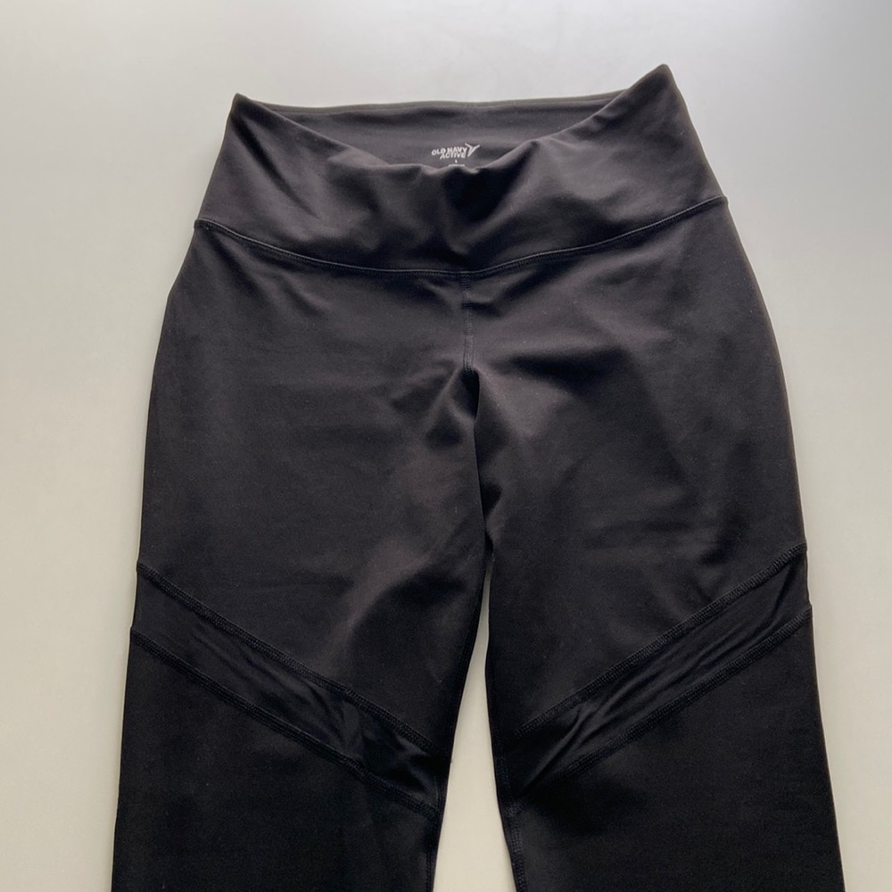 Old Navy Active Go-Dry Mesh Leggings